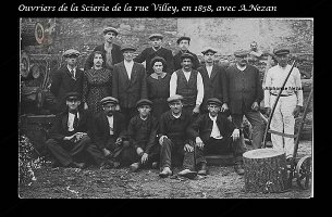 Ouvriers de la scierie rue Villey