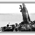 La Statue couronnée est présentée par M.Lemonnier, sur le plateau de Grâce pour bénir la Mer