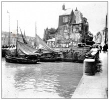La Lieutenance vue depuis le quai Beaulieu