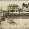 Un coin du Vieux Bassin et l'Hôtel de Ville.jpg